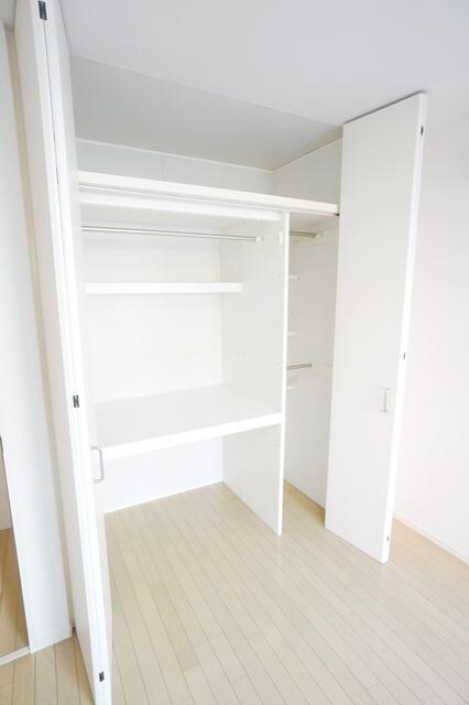 ヴィラ ペルジモーネの物件内観写真