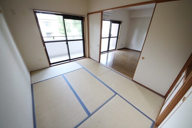 タウンコートの物件内観写真