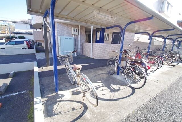 バードタウン8番館の物件内観写真