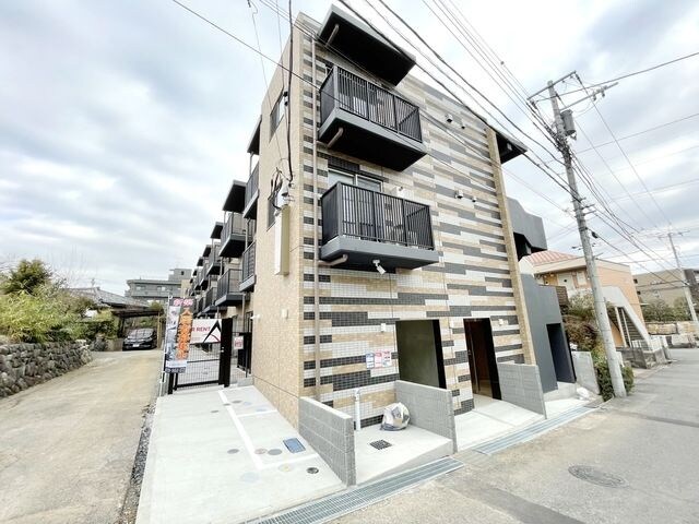 ラフィスタ鷺沼 南棟の物件外観写真