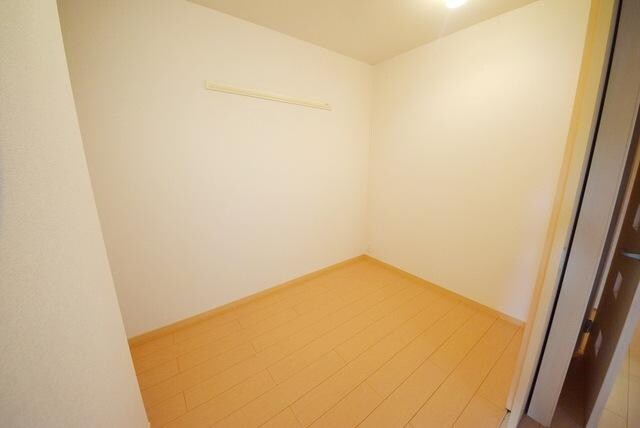 ヌールハリーフ3の物件内観写真