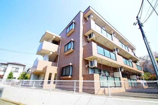 カーサ百合丘の物件外観写真