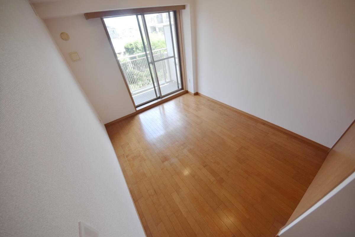 アーバンフラッツつつじヶ丘の物件内観写真