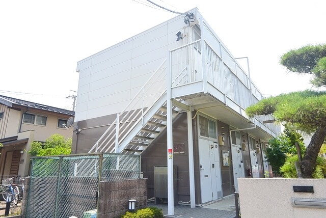 レオパレス聖蹟の物件外観写真