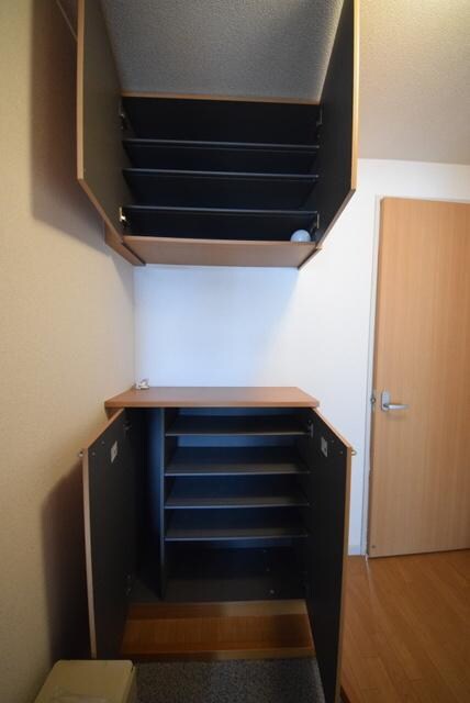 ライジングコートの物件内観写真