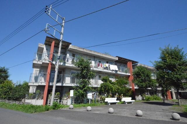 エルムコートの物件外観写真