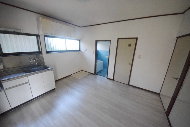 白百合荘の物件内観写真