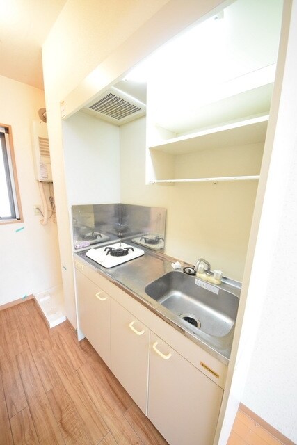 メゾンジュネスの物件内観写真