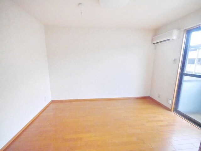 ジュネスIの物件内観写真