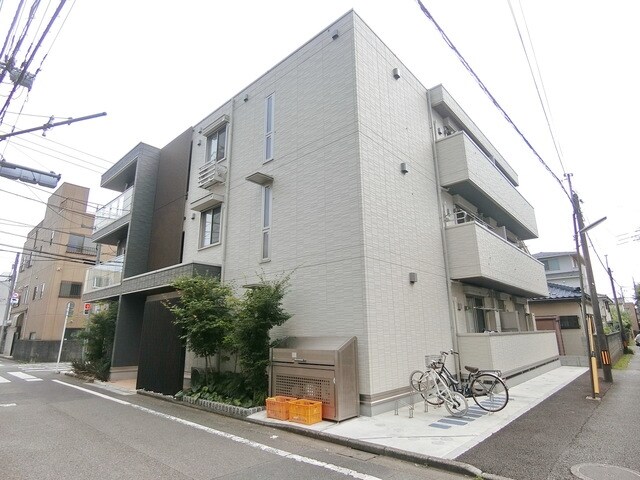 アヴニールの物件外観写真