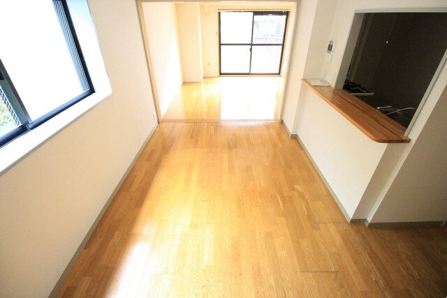 鶴牧ガーデンズの物件内観写真