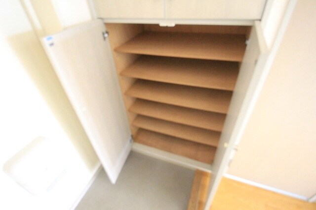 鶴牧ガーデンズの物件内観写真