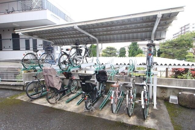 鶴牧ガーデンズの物件内観写真