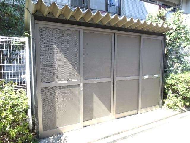 モンターニュ国領の物件内観写真