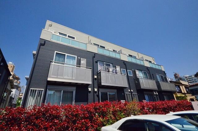 ウェルスクエア明大前の物件外観写真