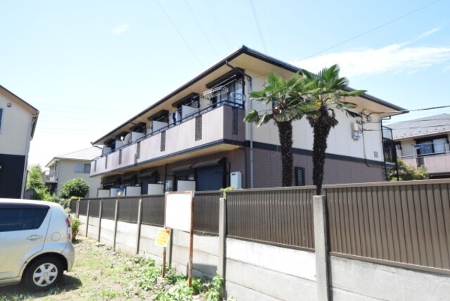 ヴィラ・ファミーユAの物件外観写真