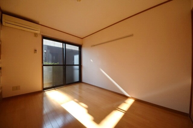 ヴィラ・ファミーユAの物件内観写真