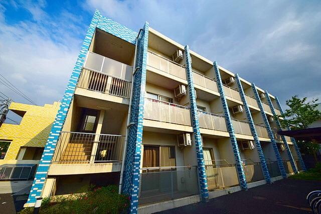 オランダ弐番館の物件外観写真