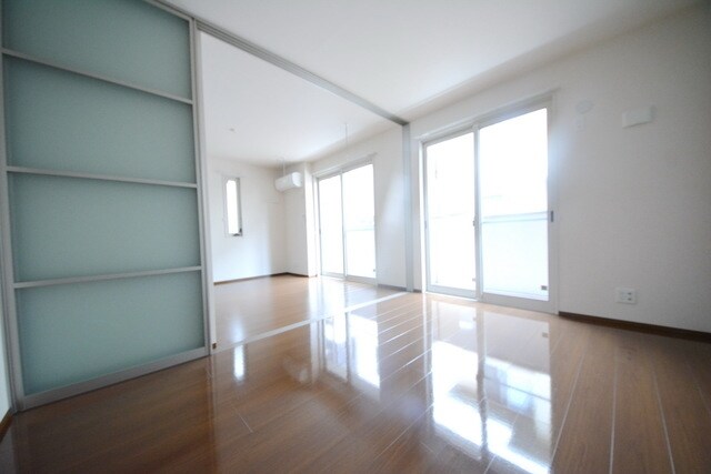 サンク モンタニア B棟の物件内観写真