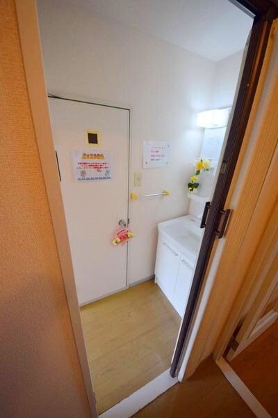 ファミリーカーサの物件内観写真