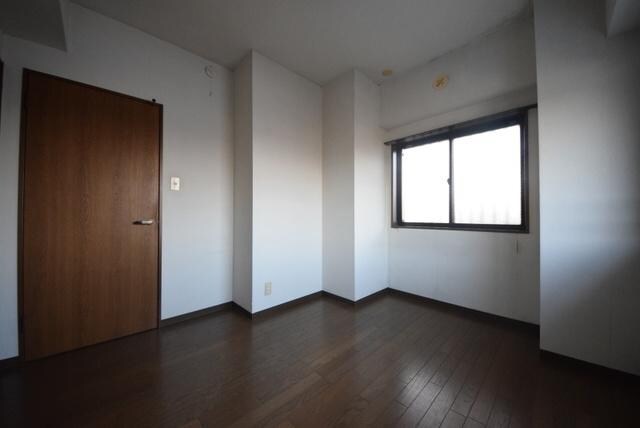 ニューリバーコートの物件内観写真