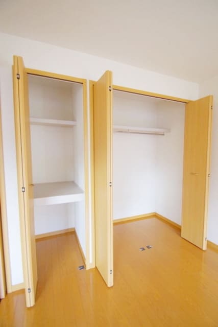 パイン・ヒルズ参番館の物件内観写真