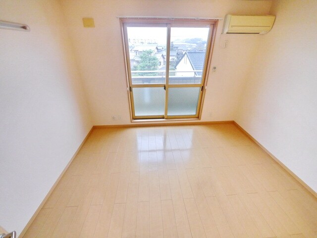 リヴェール石田の物件内観写真