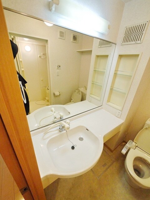 リヴェール石田の物件内観写真