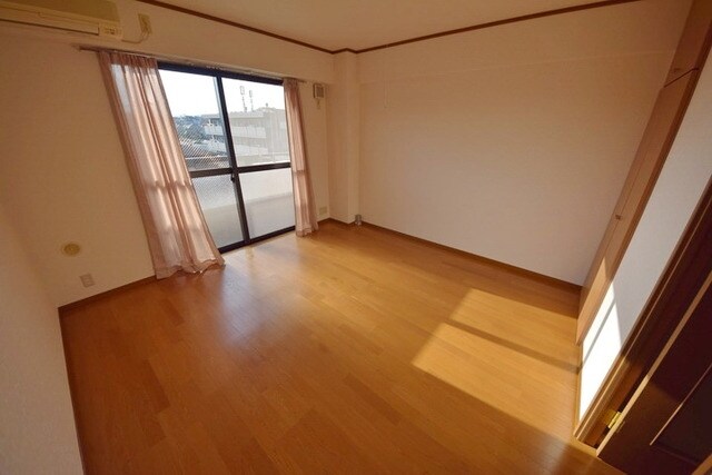 ウィングピュア壱番館の物件内観写真