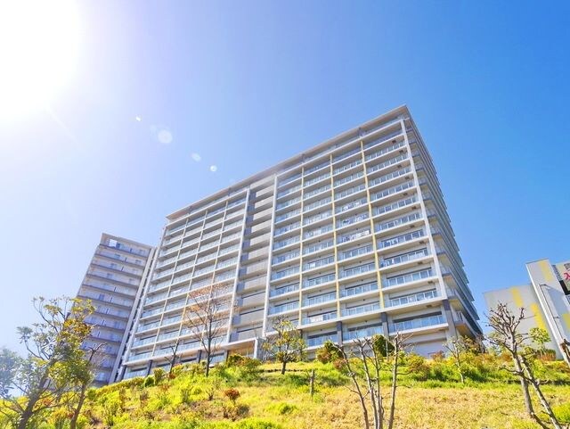 ロイヤルパークス若葉台の物件外観写真