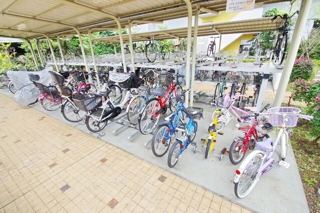 ロイヤルパークス若葉台の物件内観写真