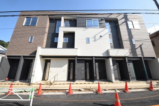 グランツ ポプラ高尾の物件外観写真