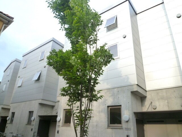 AKプレジオの物件外観写真