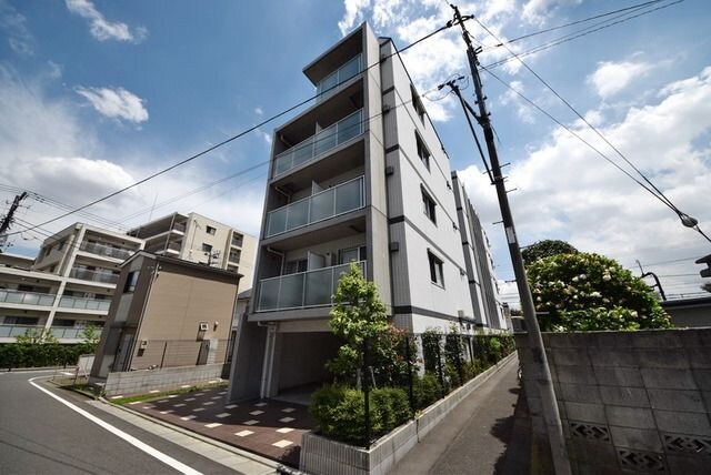 リライア烏山の物件外観写真