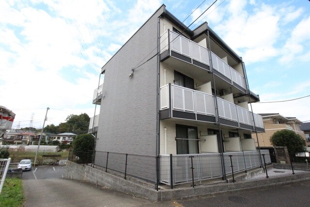 レオパレスコスモスの物件外観写真