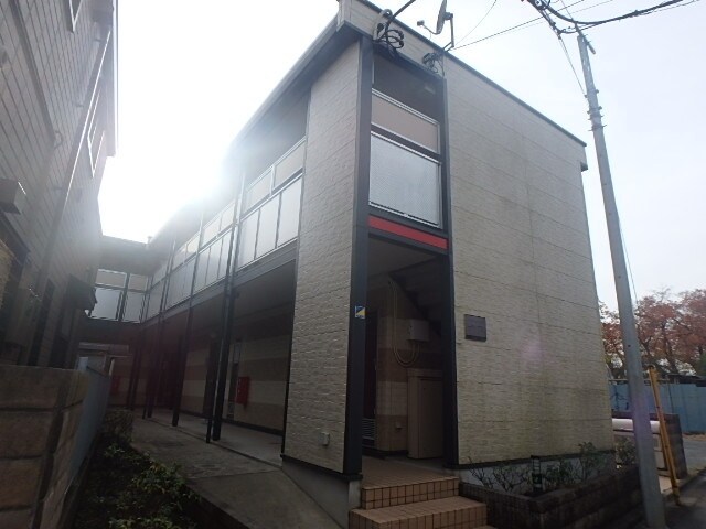 レオパレススアーブの物件外観写真