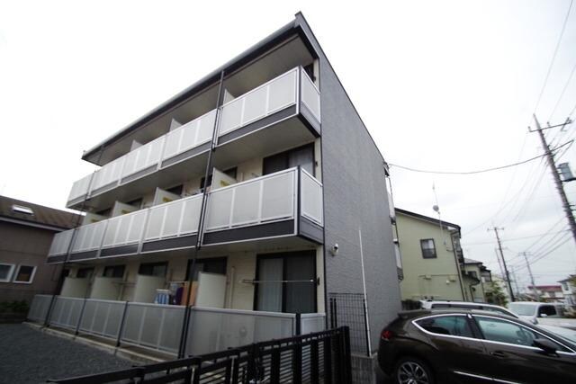 レオパレスプランドール稲城の物件外観写真