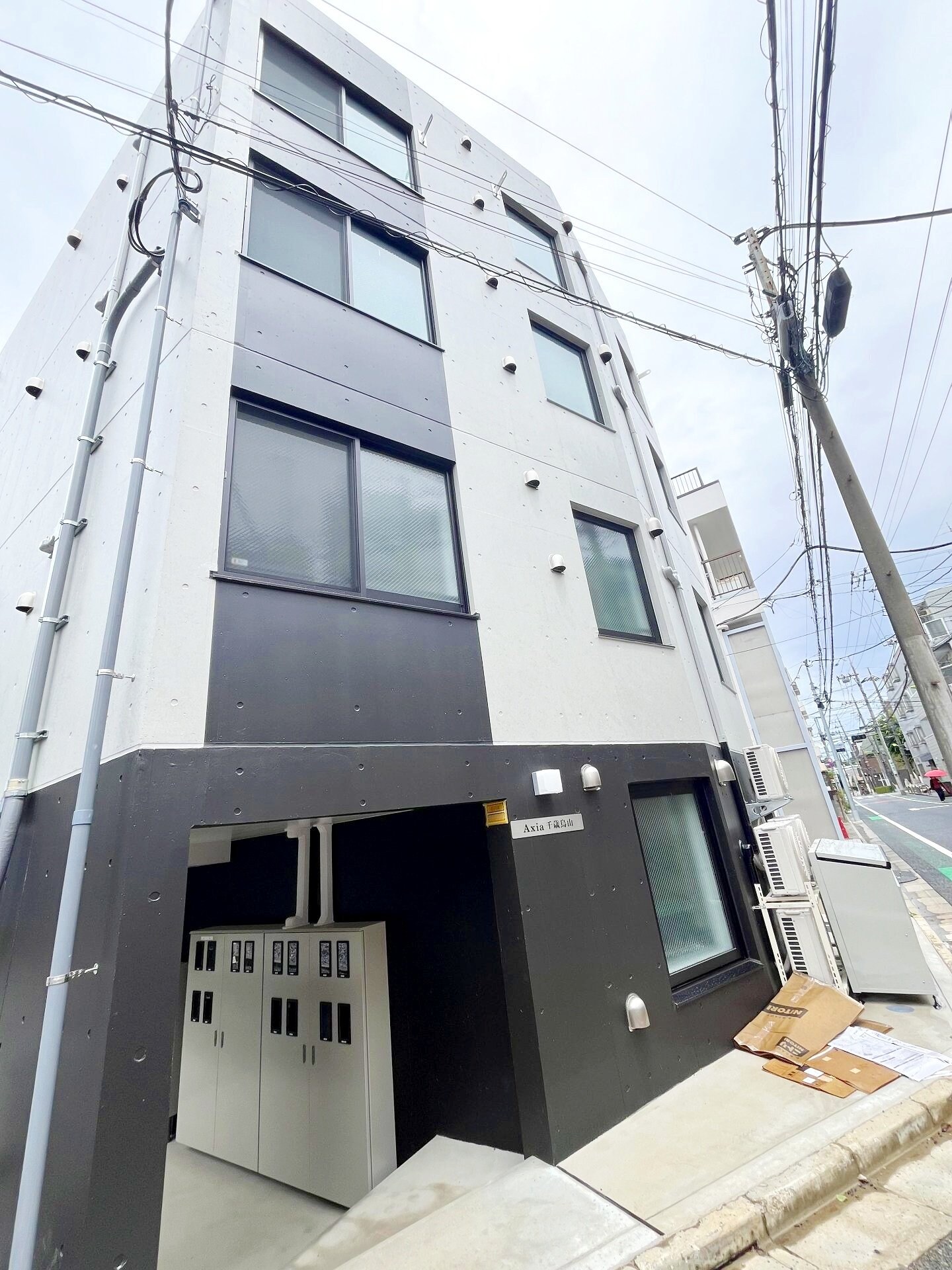 Axia千歳烏山の物件外観写真