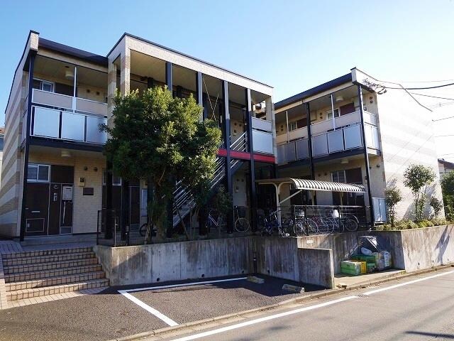 レオパレスハーモニーの物件外観写真