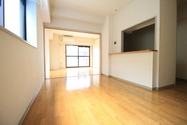 鶴牧ガーデンズの物件内観写真