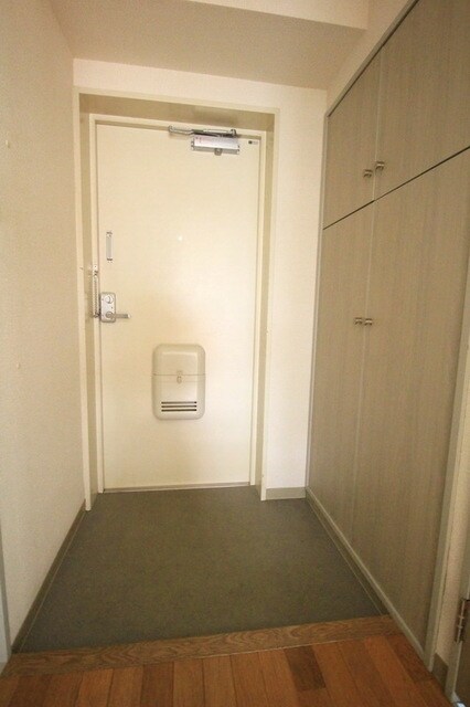 鶴牧ガーデンズの物件内観写真