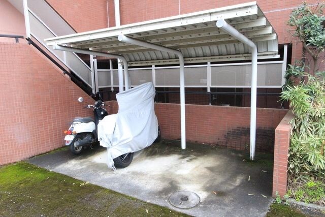 鶴牧ガーデンズの物件内観写真