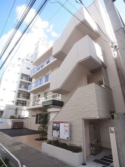 ラスパシオ三軒茶屋の物件外観写真