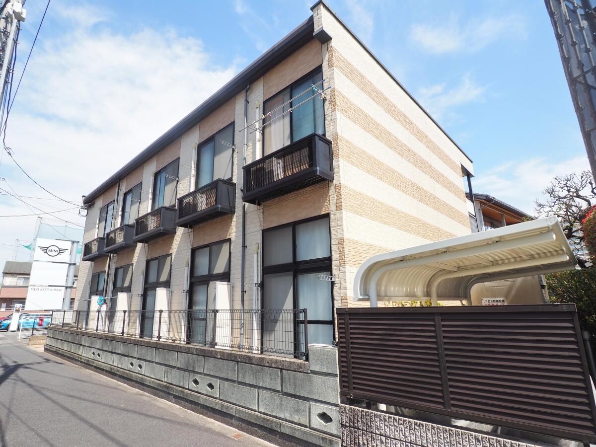 レオパレスレコルトの物件外観写真