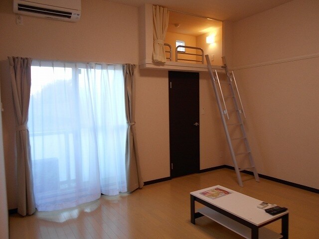 レオネクストフロレゾンAの物件内観写真