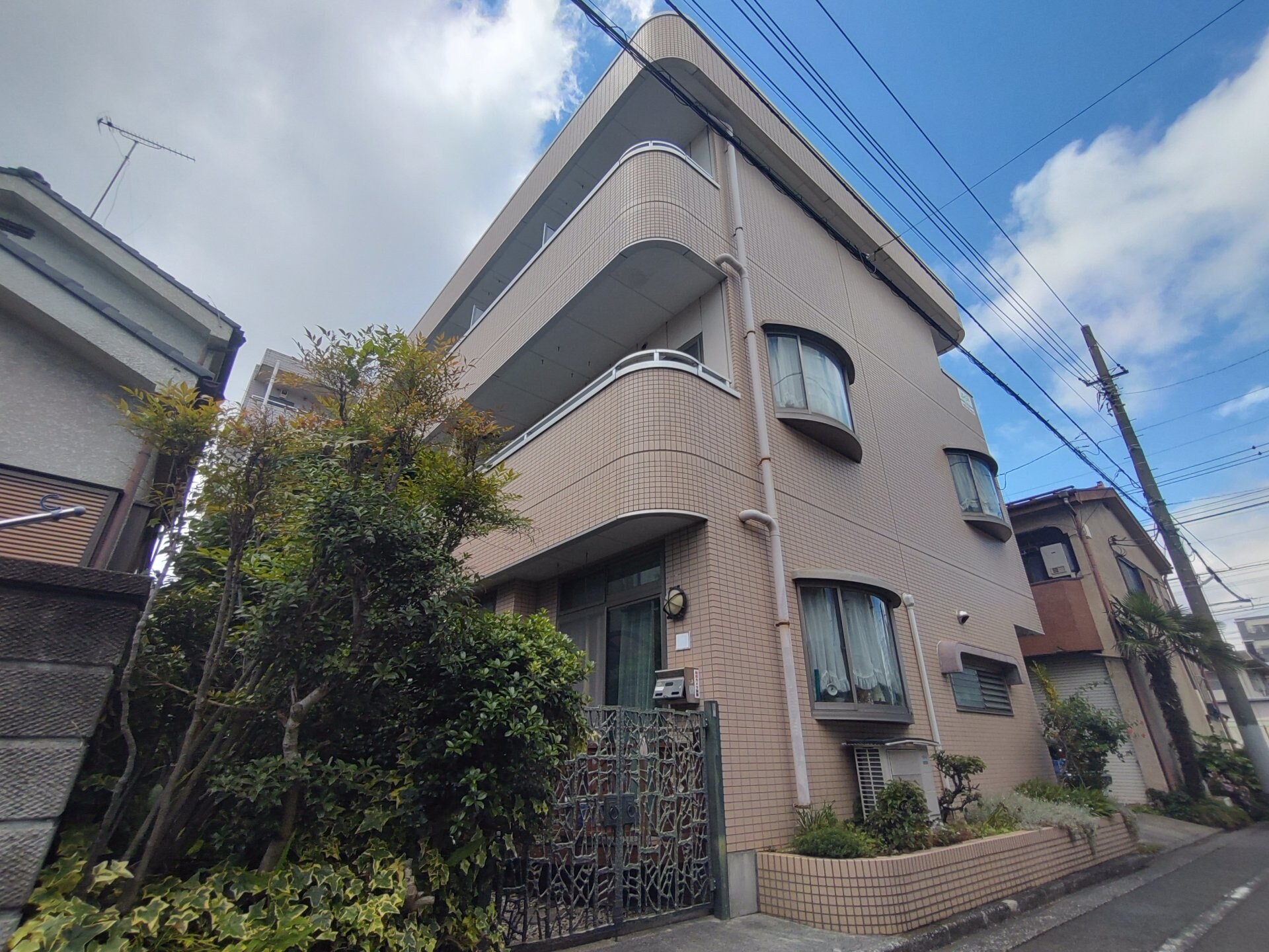 アーバンライフ秋山の物件外観写真