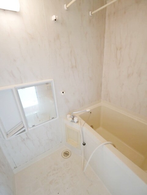 ホワイトペルテCの物件内観写真