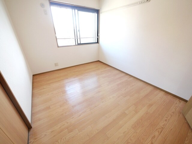 ルミエールAの物件内観写真