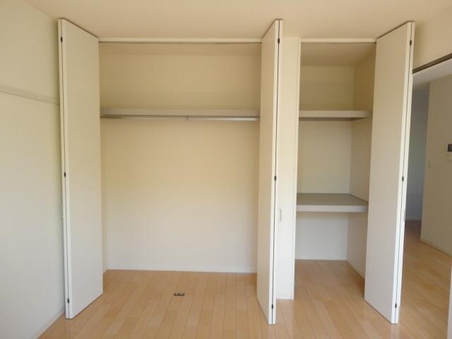 グレンツェ・アヴニールA・Bの物件内観写真