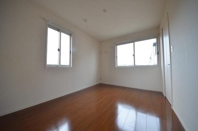 ウィスタリア・ガーデンABの物件内観写真